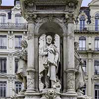 Fontaine place des Jacobins - Hippolyte Flandrin - La fontaine fut réalisée en décembre 1885 par Gaspard André (1840-1896)