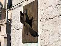 "La colombe"Sculpture d’Aurélie Moreau (1998) sur la passerelle Paul Couturier sur la Saône Lyon 5ème